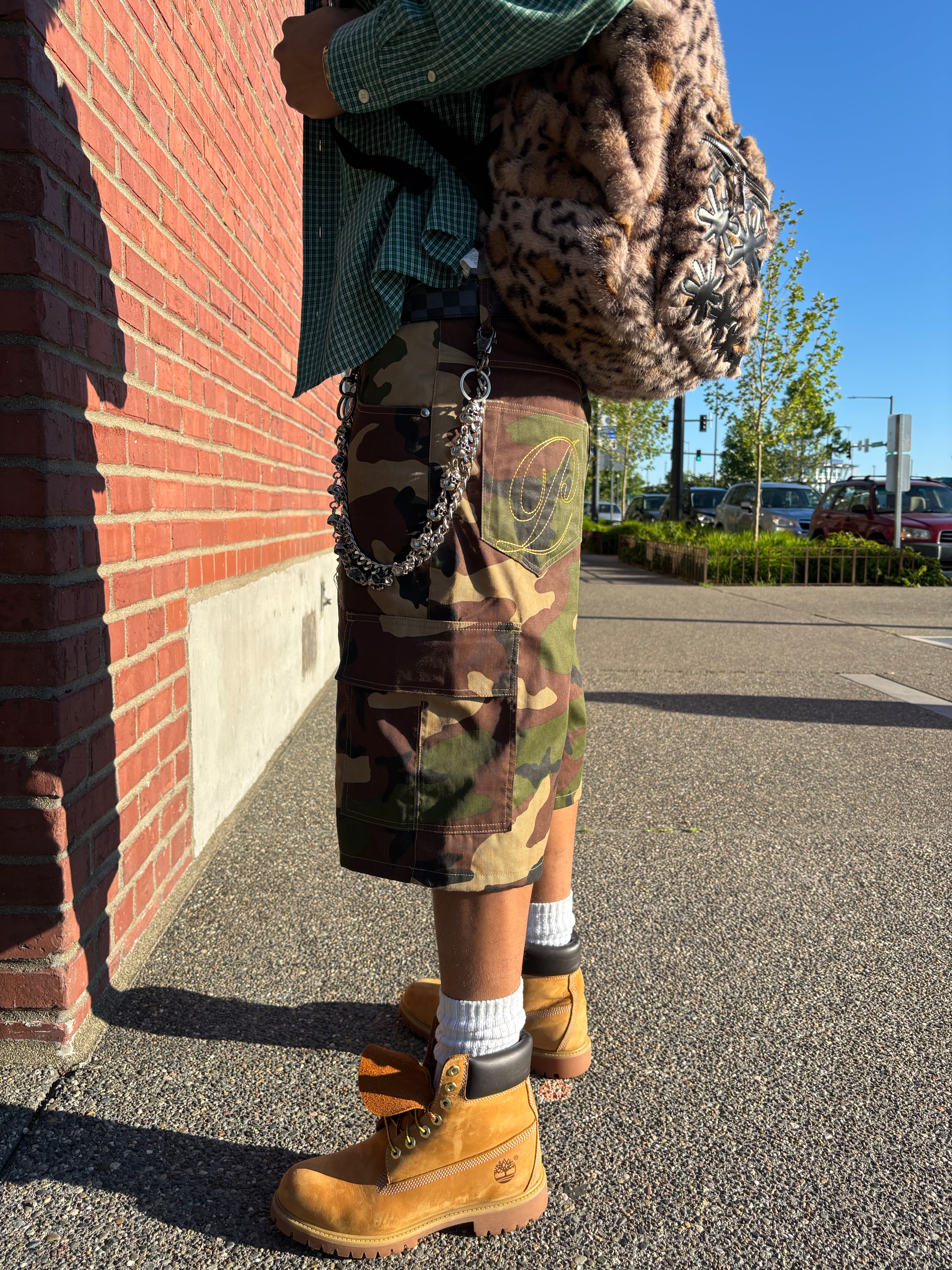 Perspective pieces "P" Camo Jorts