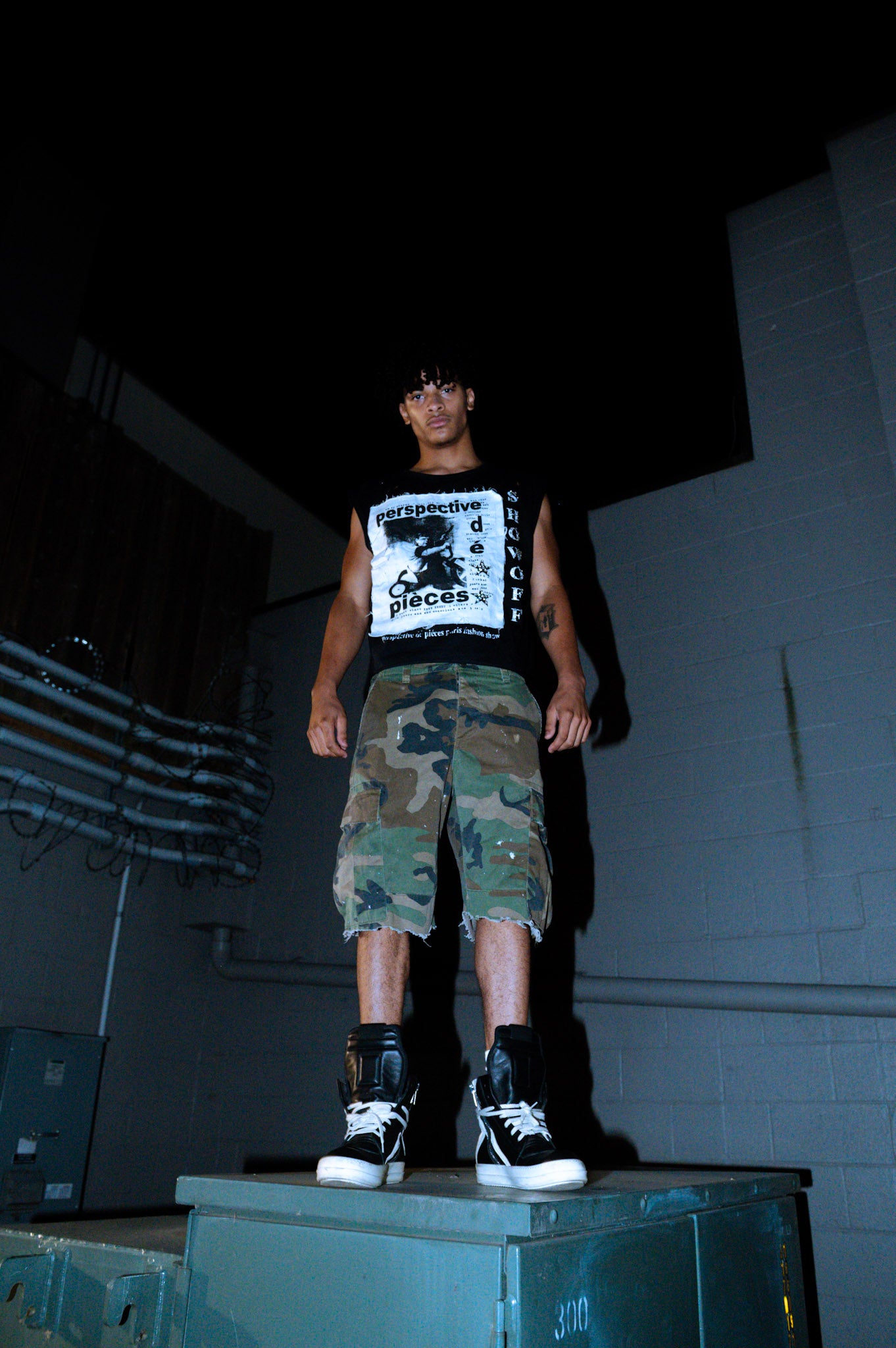 "Showoff" cut off t-shirt